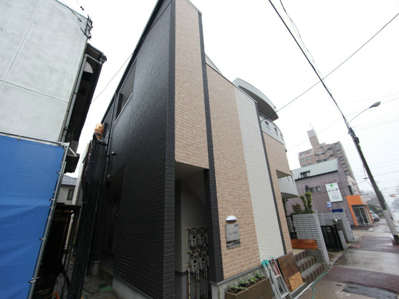 【ヒルズ黒川の建物外観】