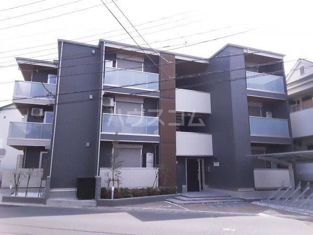 アーバンパインの建物外観