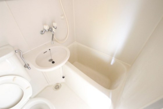 バス・シャワールーム　※別部屋の写真です