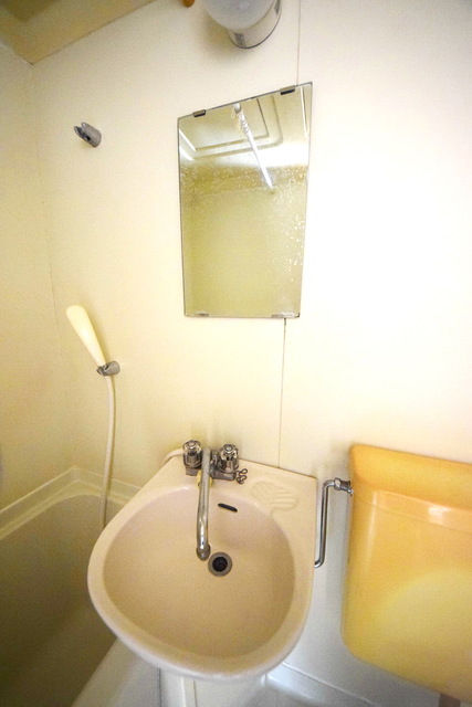 洗面設備　～掃除が楽ちん～