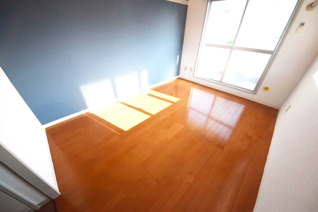 居室・リビング　～オシャレな壁です～