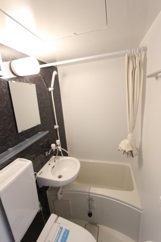 バス・シャワールーム　同アパートの参考写真です。