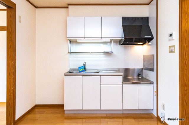 キッチン　ダイニングキッチン