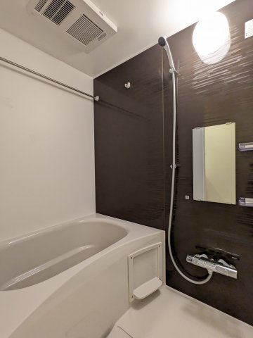 バス・シャワールーム　お風呂で日々の疲れを落としましょう