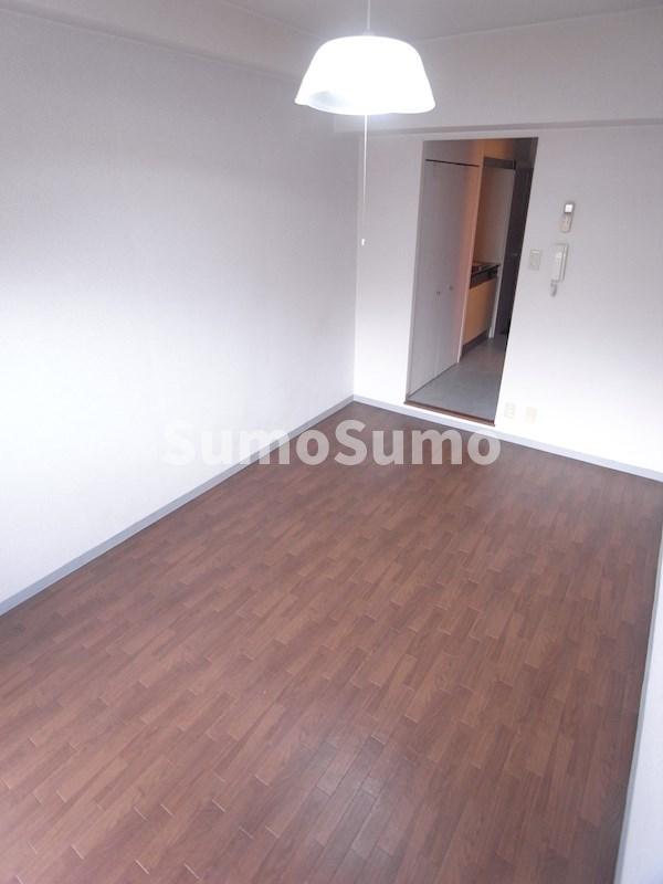 その他部屋・スペース　落ち着いた色調の寝室です