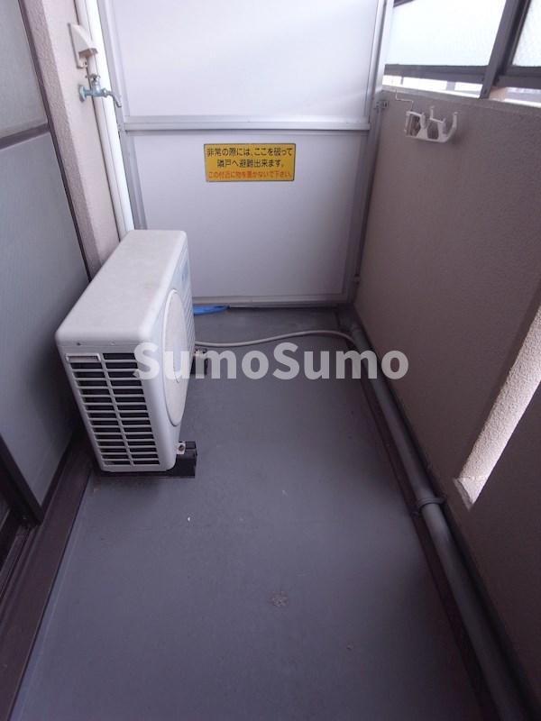 バルコニー　バルコニーからの眺めを楽しみながら食事をしませんか