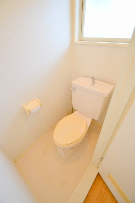 トイレ　お問合せはシティホーム海田センター　082-821-2227