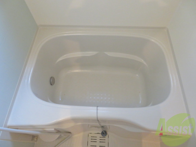 バス・シャワールーム　バスルームはこちらです。広々としてゆったり休めます。