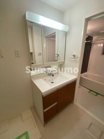 洗面設備　朝の身支度には欠かせない独立洗面化粧台