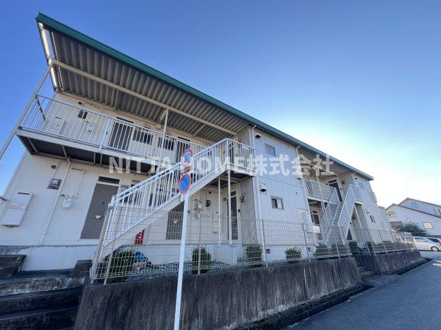 エントランス　軽量鉄骨造の建物です◇