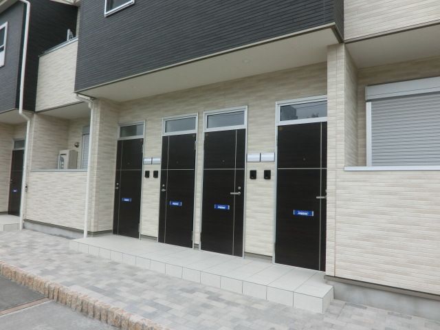 エントランス　きれいなエントランスです