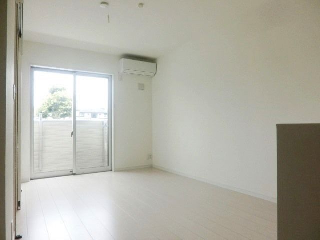 居室・リビング　開放的なリビングです