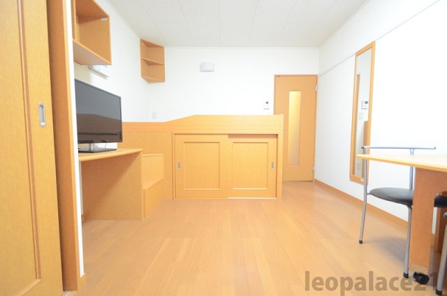 居室・リビング　実際のお部屋と異なる場合がございます。