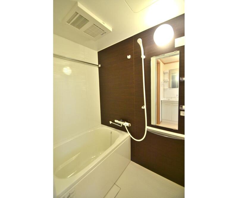 バス・シャワールーム　【南向き日当たり良好】