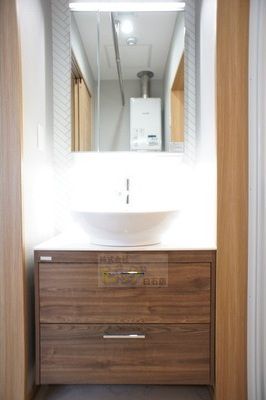 洗面設備　人気の設備シャンプードレッサーを完備しています♪