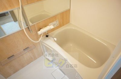 バス・シャワールーム　広々とした浴室で快適なお風呂です♪