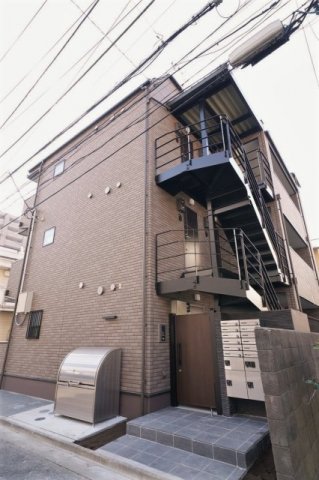 建物外観　東急東横線「新丸子駅」徒歩５分の駅近物件です。