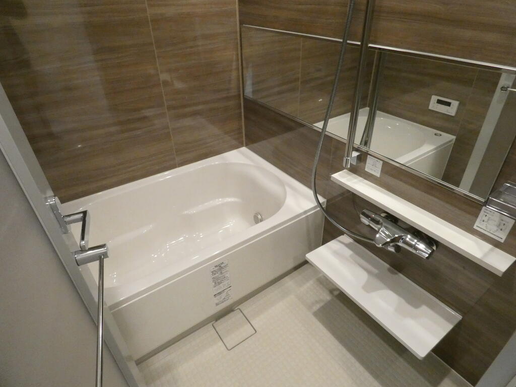 バス・シャワールーム　バス
