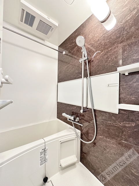 バス・シャワールーム　雨の日も安心な浴室乾燥機完備