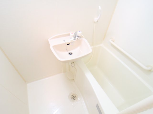 バス・シャワールーム　お風呂で日々の疲れを落としましょう