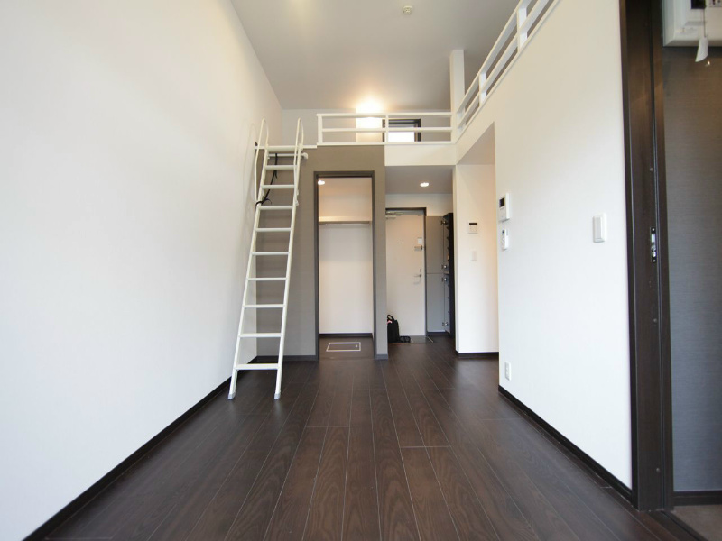 居室・リビング　洋室9.4帖　ロフト6.6帖（収納でもお部屋でも使えます）