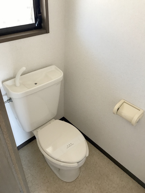 トイレ　※別のお部屋の参考画像です。現況優先。