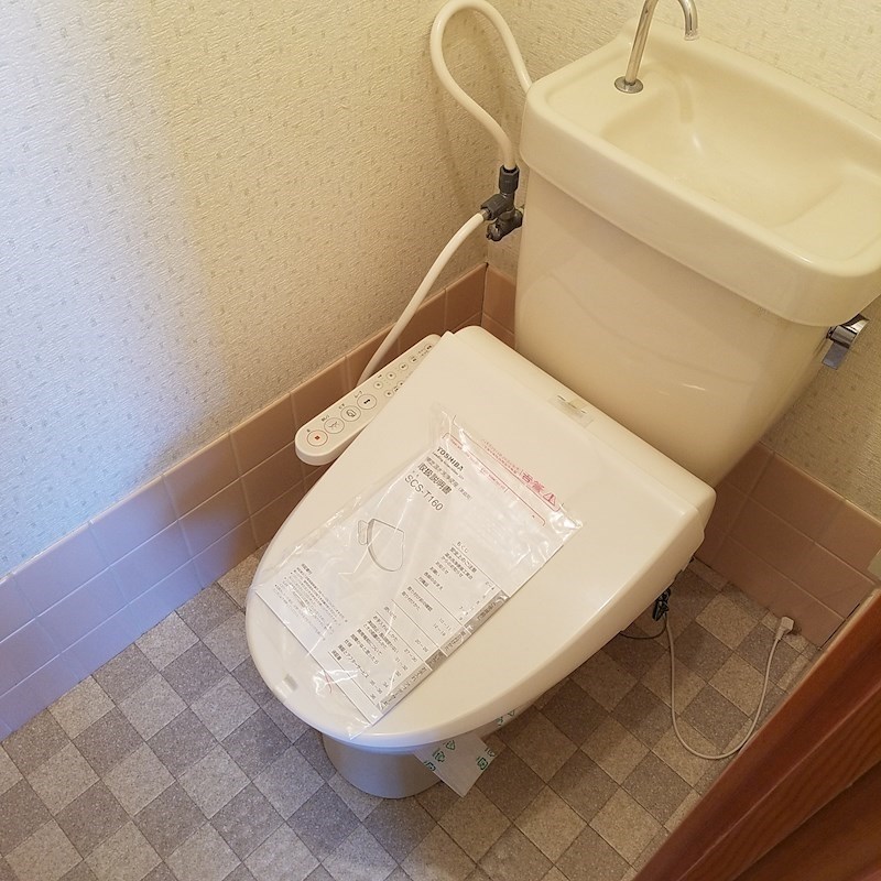 トイレ　別部屋の参考写真です。