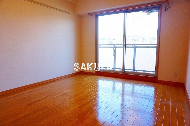 居室・リビング　開放感のあるゆったりとしたお部屋です♪