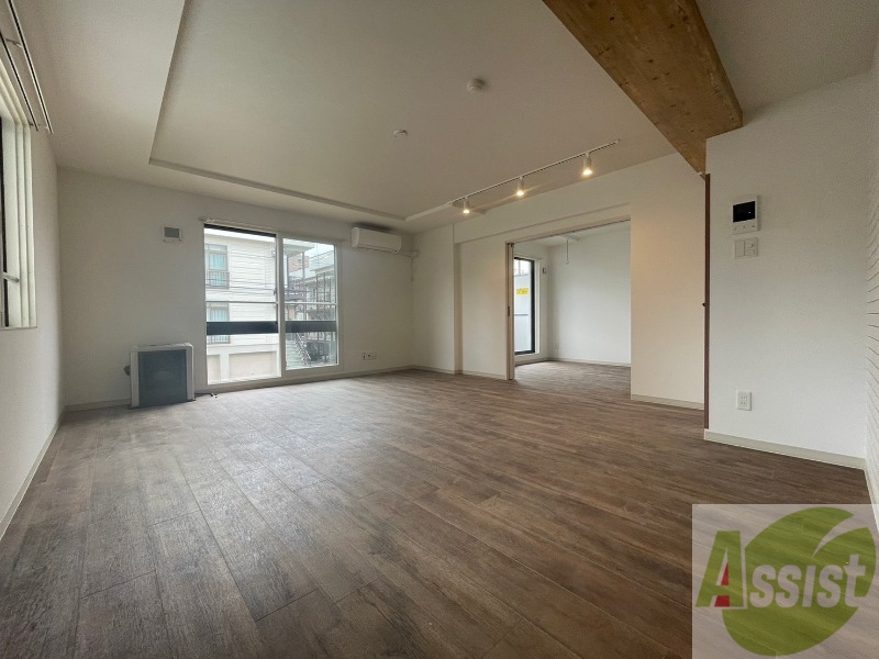 居室・リビング　広くてきれいなリビングです！快適に過ごせそうですね。