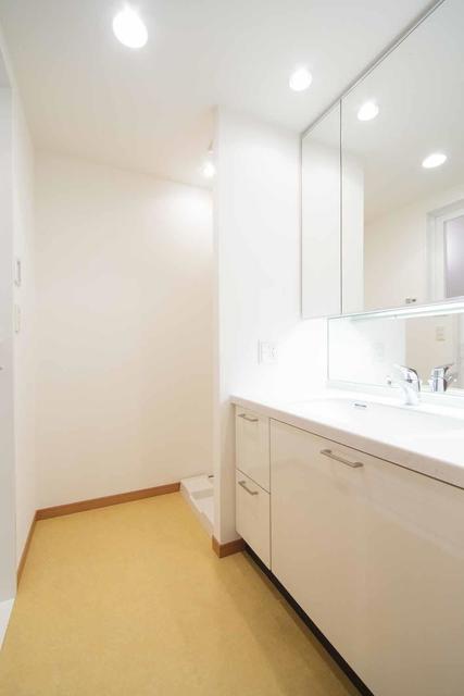 洗面設備　※写真は同タイプ住戸です。