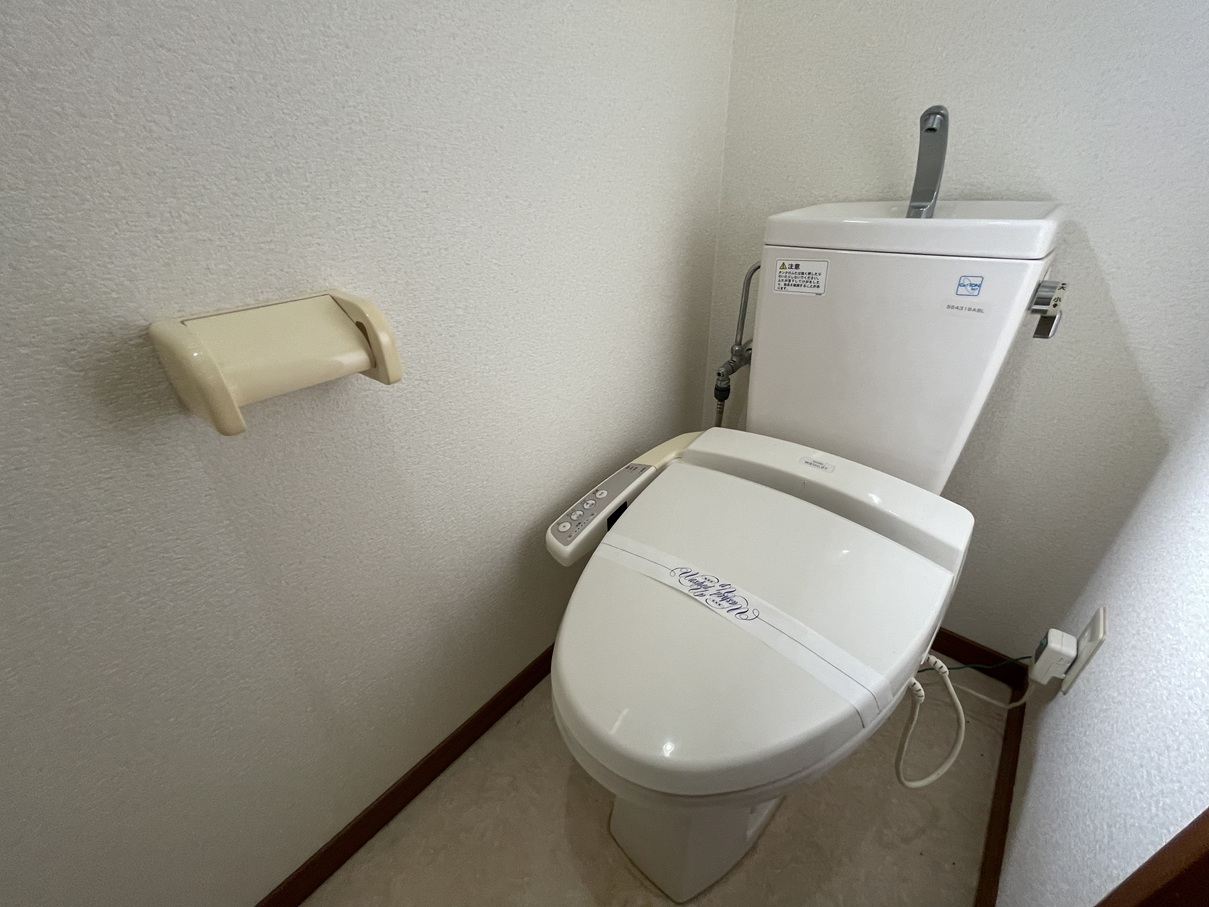 トイレ　温水洗浄便座