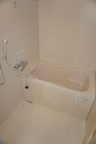 バス・シャワールーム　ジェイ・エス・ティ横浜東　浴室