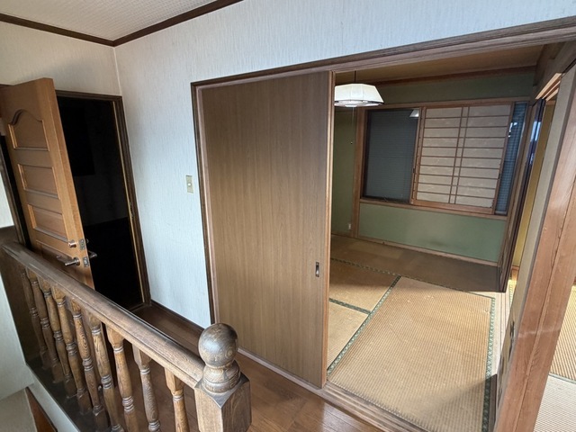 その他設備　３階和室４．５畳　畳表替え、襖・障子貼替予定（２０２６．４月