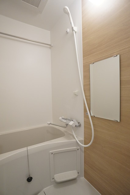 バス・シャワールーム　同物件別部屋写真です