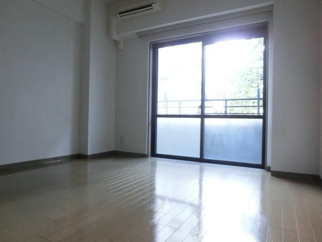 居室・リビング　人気のフローリングのお部屋