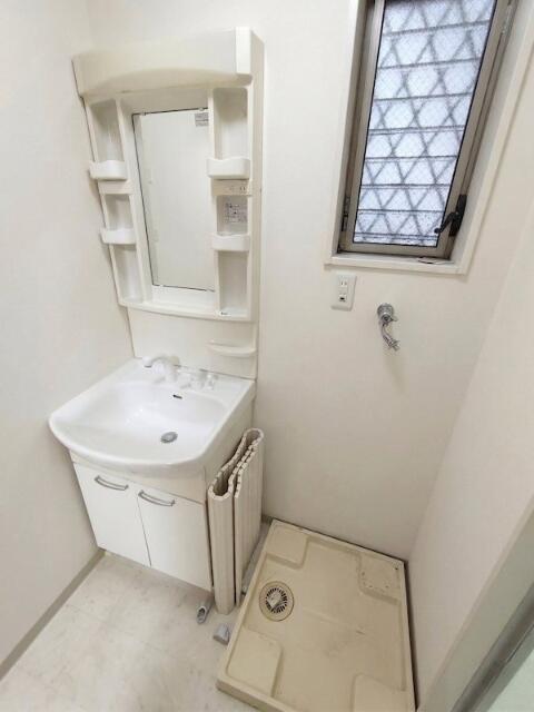 洗面設備　独立洗面台です