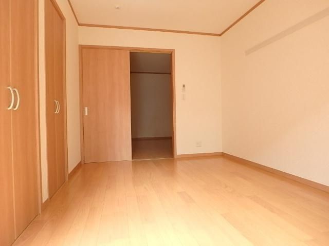 居室・リビング　室内