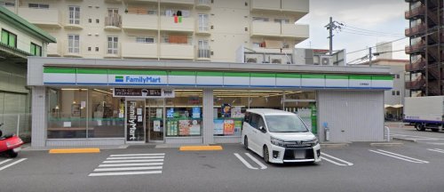 コンビニ　ファミリーマート東雲店（コンビニ）まで318m