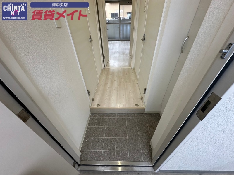 玄関　別部屋参考写真です