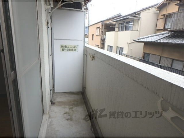 バルコニー　換気扇