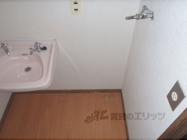 トイレ　スーパー隣です