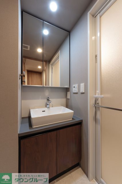 洗面設備　※写真は同タイプ住戸です。