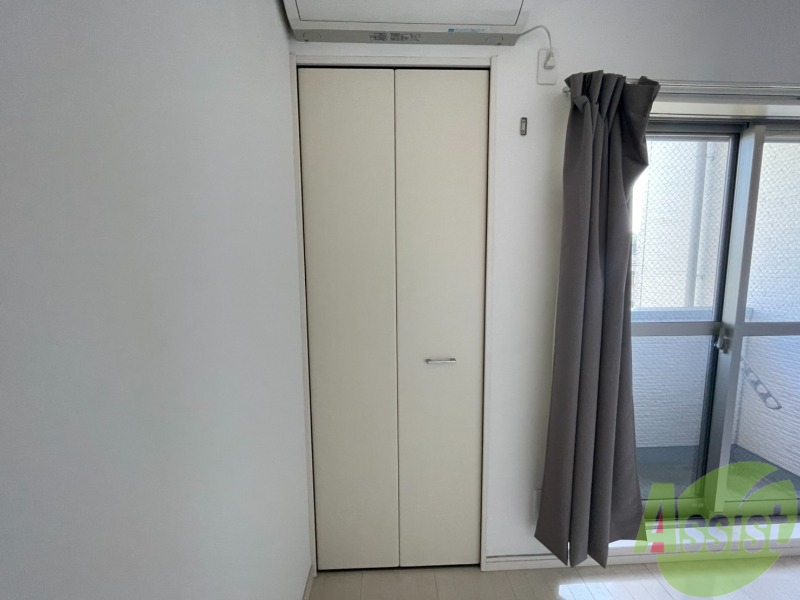 収納　収納はこちらのクローゼットをお使いください。