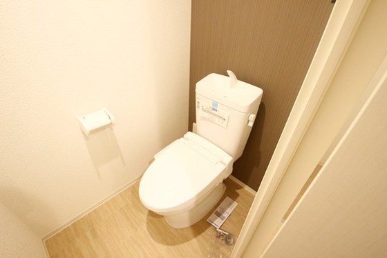 トイレ　※掲載写真は同マンション別部屋参考写真となります。