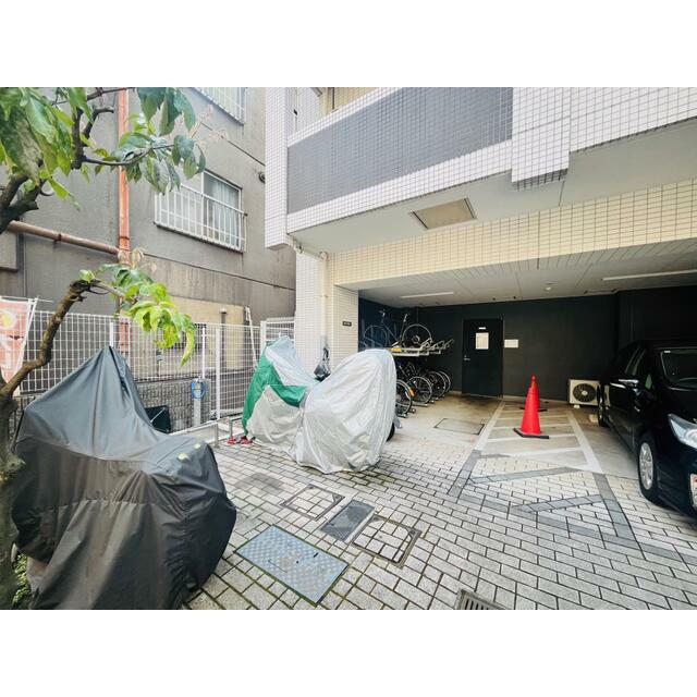 エントランス　清潔感あるエントランス
