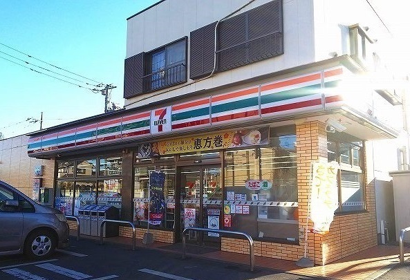 コンビニ　セブンイレブン（コンビニ）まで400m