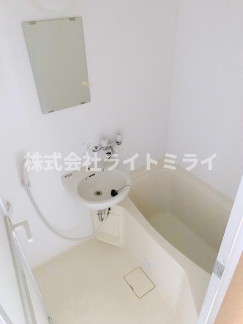 バス・シャワールーム　?