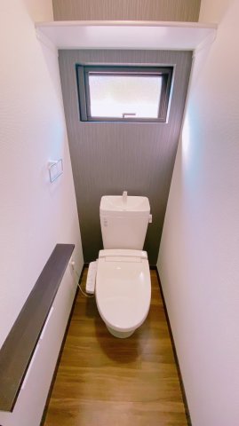トイレ　※同物件別号室の写真になります