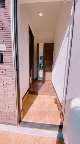玄関　※同物件別号室の写真になります