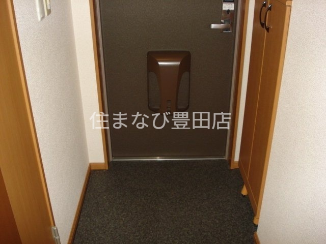 玄関　同型別部屋写真
